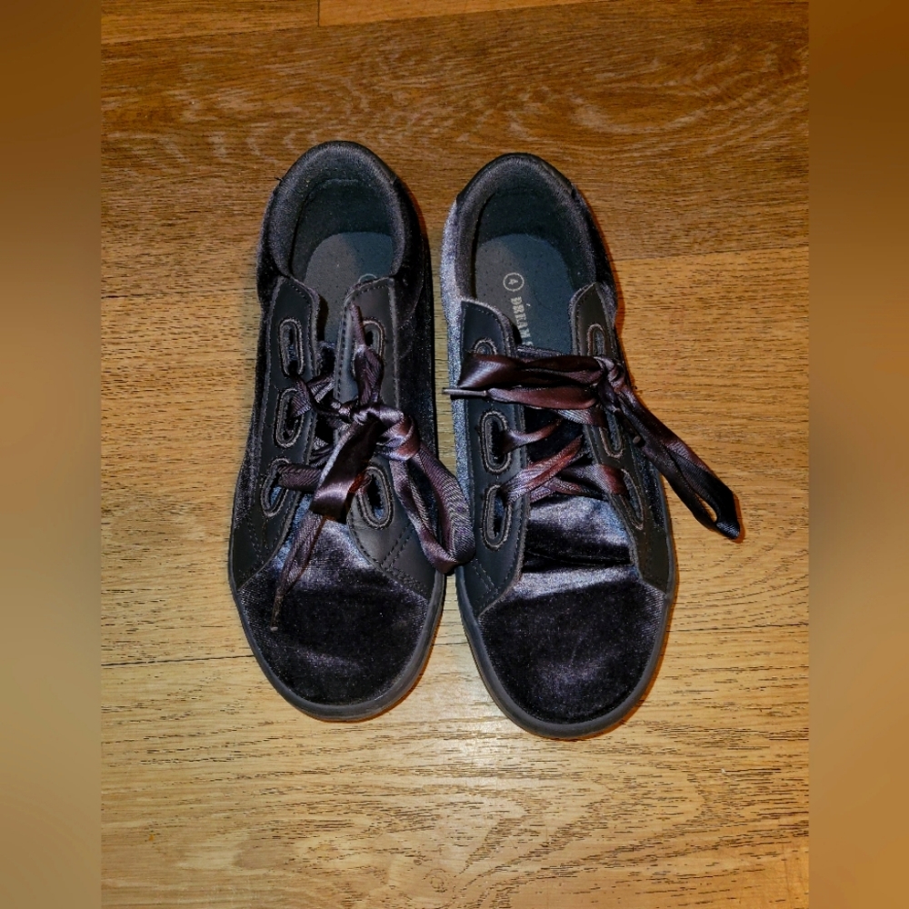 Shoe